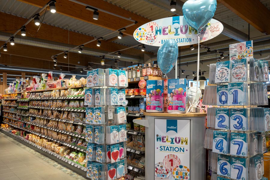 Spielwaren im Supermarkt einkaufen